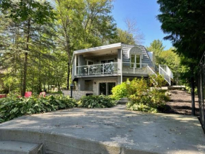Waterfront Cottage in Muskoka